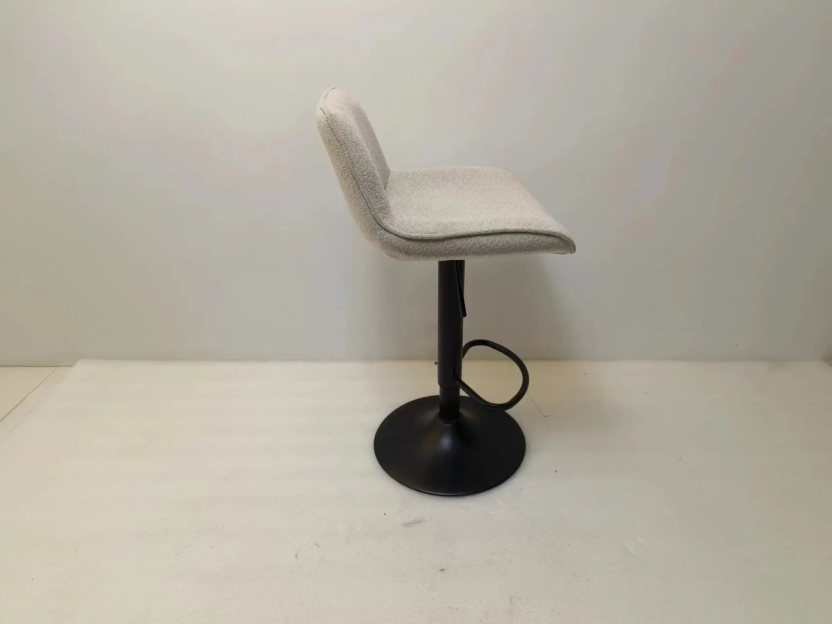 ST-8895 New Commercial Bar Furniture Adjustable Swivel Leather Seat Luxury Bar Stools Bar Chairs with Back