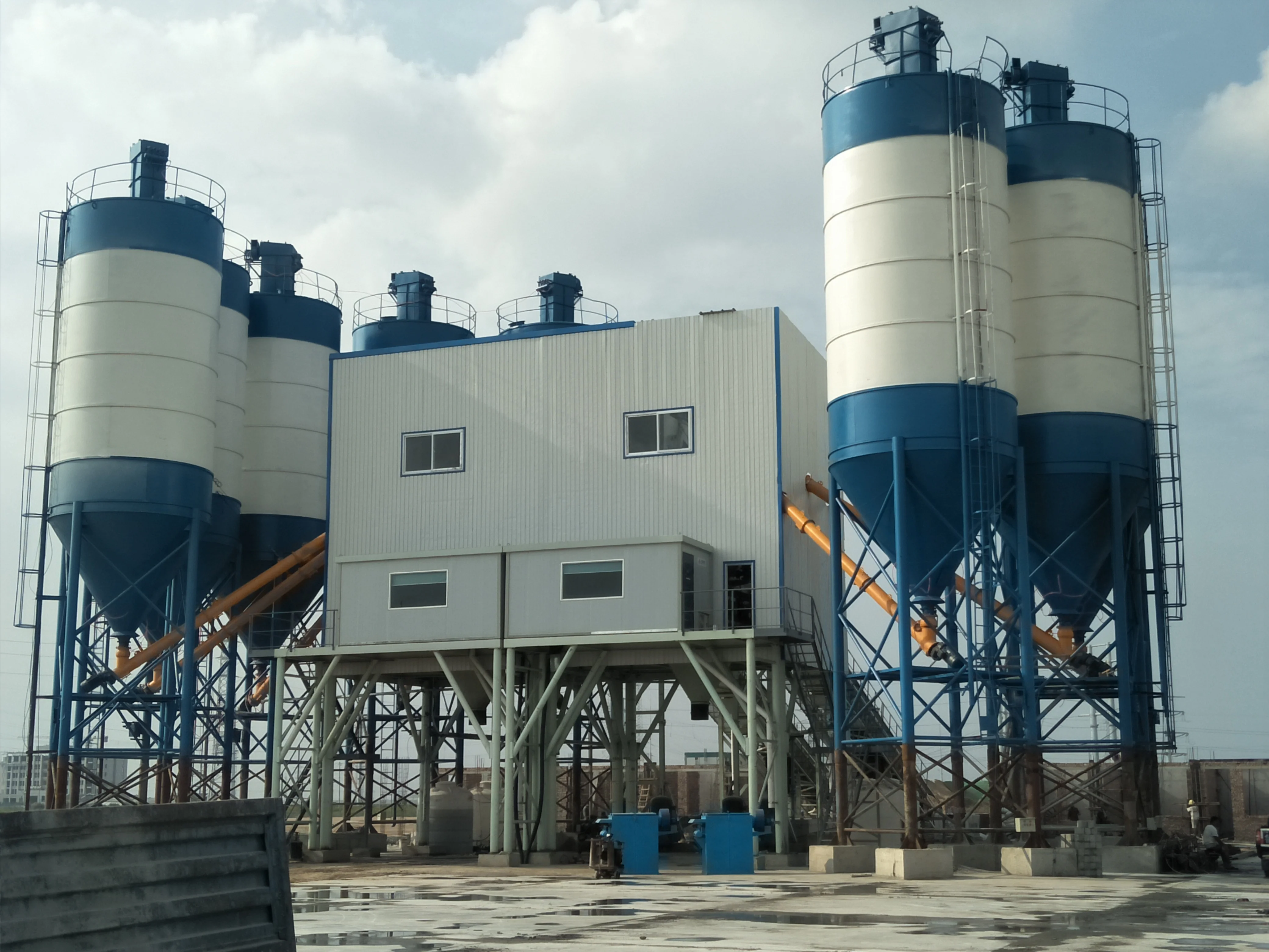 HZS270 Concrete Batching Plant High Efficiency and Reliability