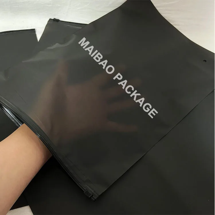 Hot Selling Customized Black Clothing Zip Lock Poly Bags For Packaging Hoodie Pouch Custom Logo Printed Zipper Plastic Bags