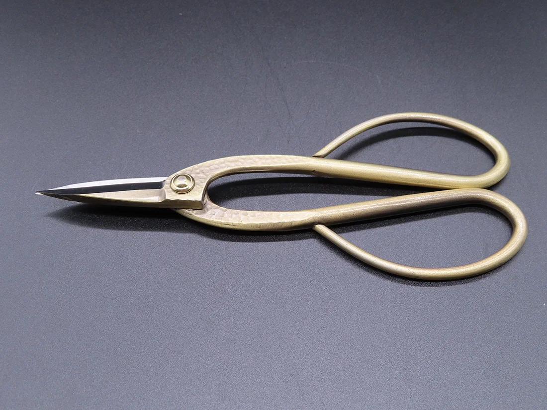 Suitable wholesale garden safety scissors for pruning bonsai trees