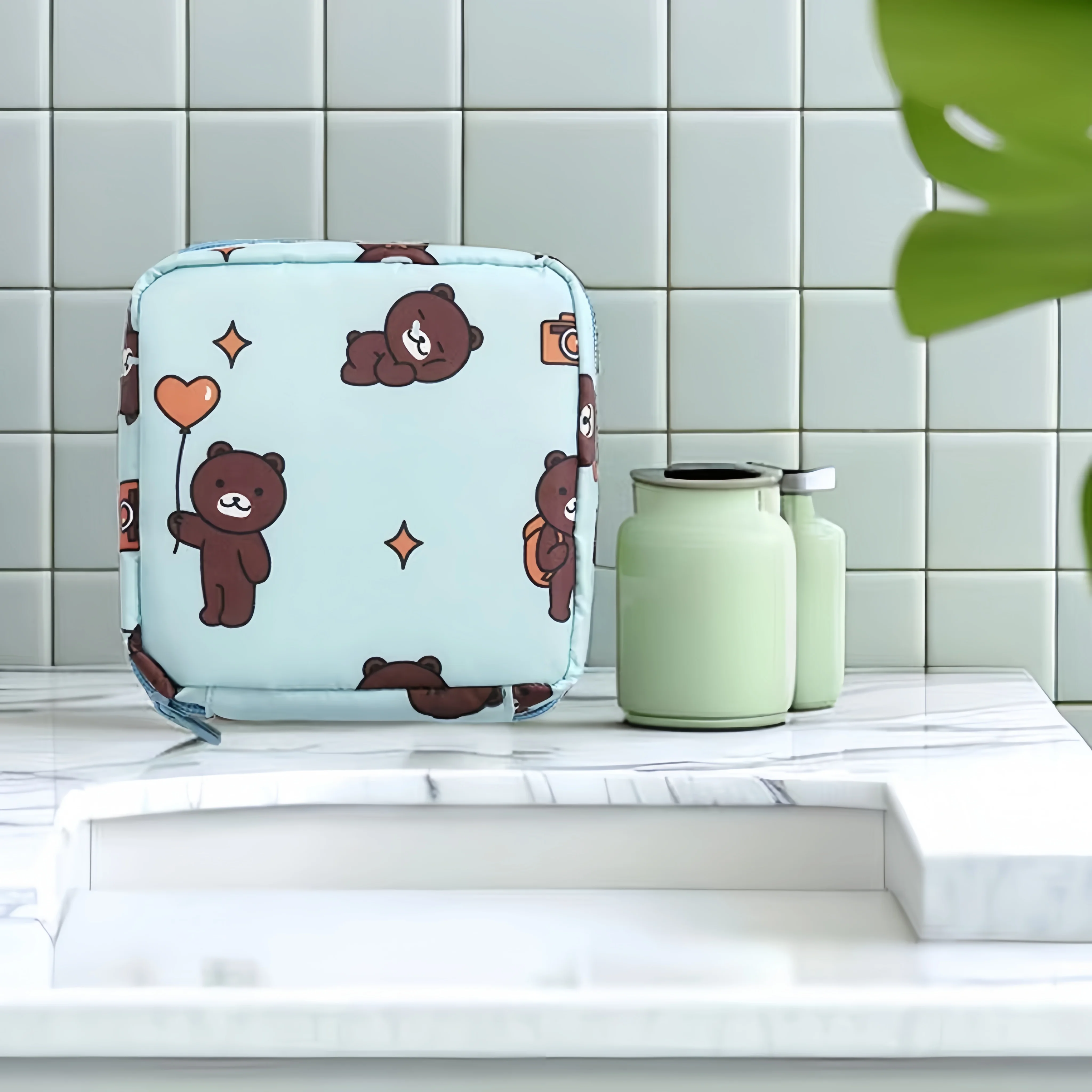 Travel Toiletry Wholesale Waterproof Portable  Organizer Sanitary Storage Bag Women Tampon Napkins Pad Pouch