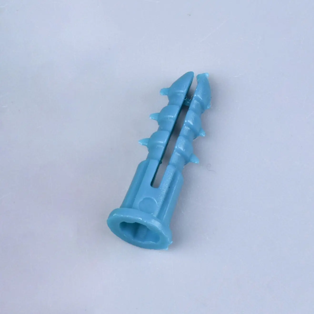 Shanfeng 144pcs Various Ribbed Concrete Plastic Anchors with Pan-Head Self Tapping Screws