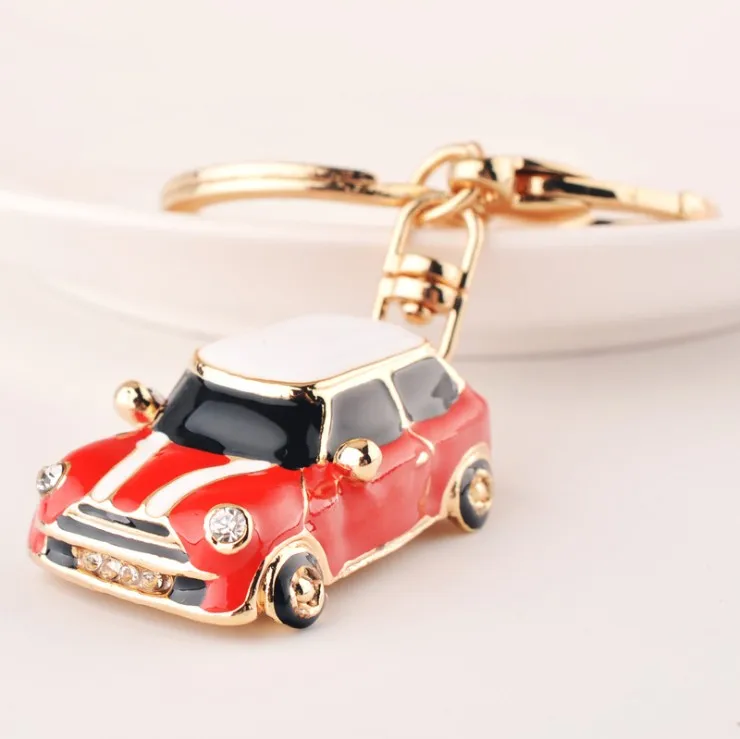 2020 new fashion MINI car key chain exquisite small gift key pendant Beetle car ornaments wholesale