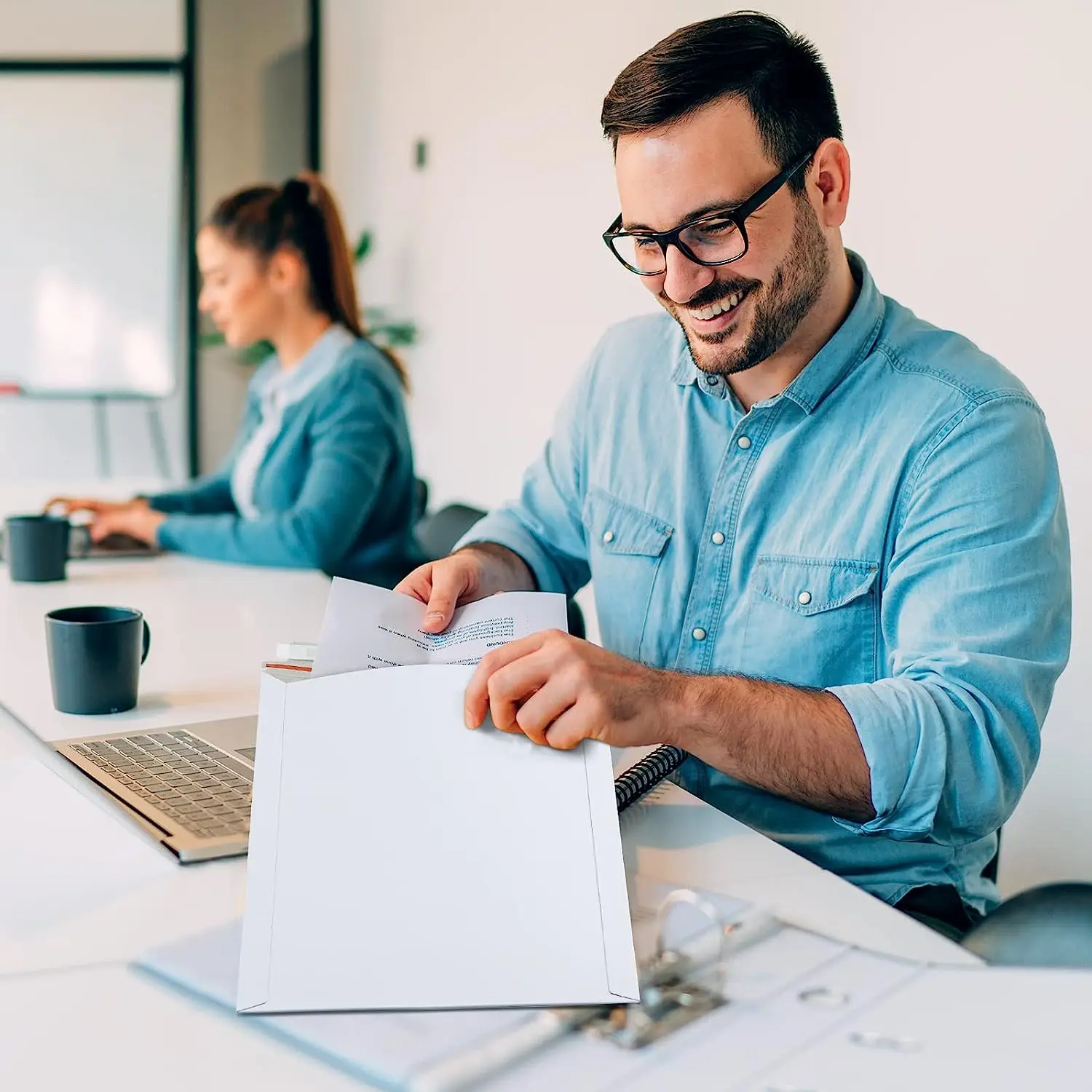 Self Seal Photo Document Mailers Kraft Paper Envelopes Invitation Postcard Stay Flat White Cardboard Envelopes Custom Printed