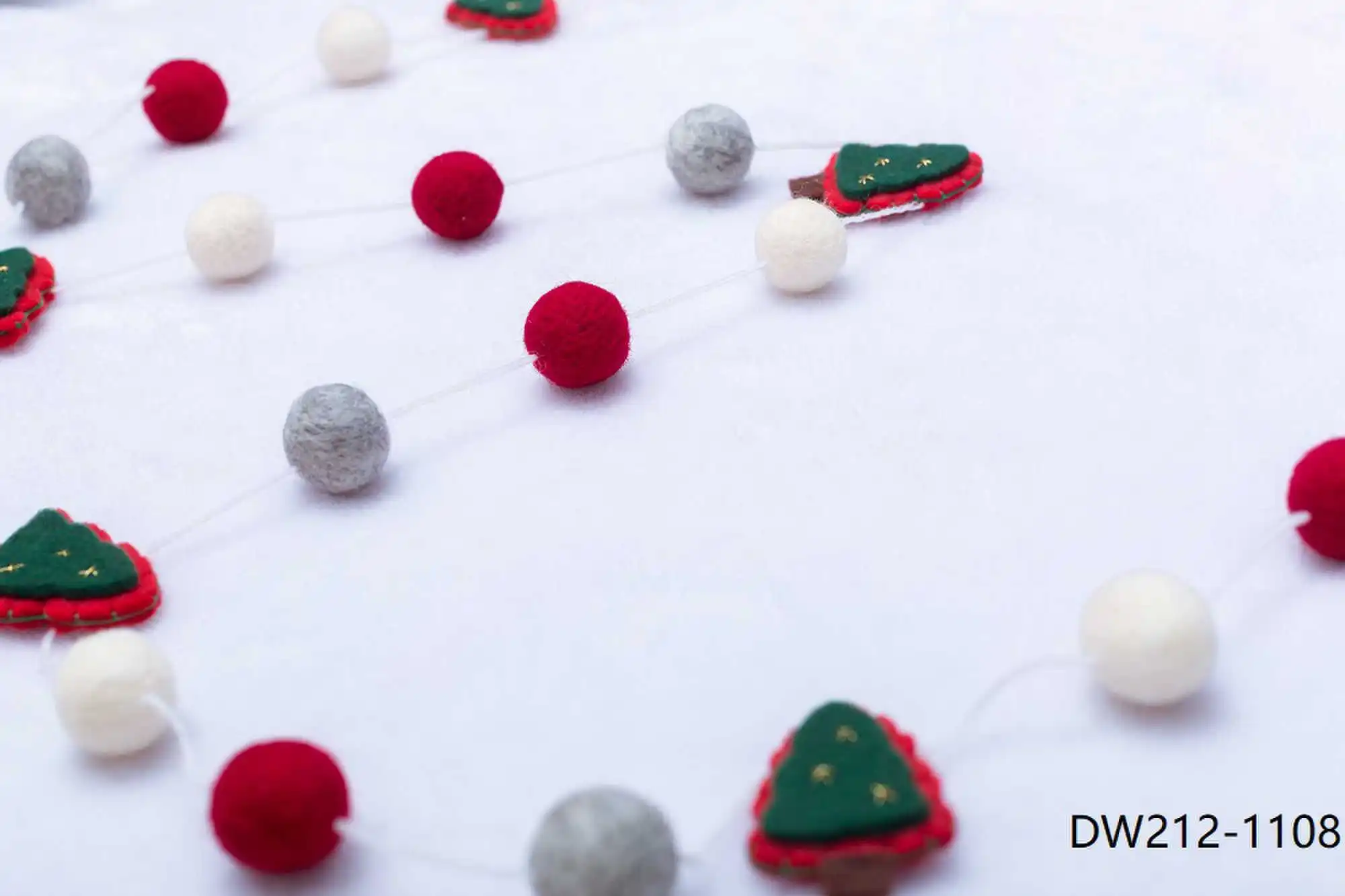 Christmas Tree Shaped Wool Balls Hot Products 2022 Trending Colorful Wool Felt Balls Christmas Hanging Pendants for Window