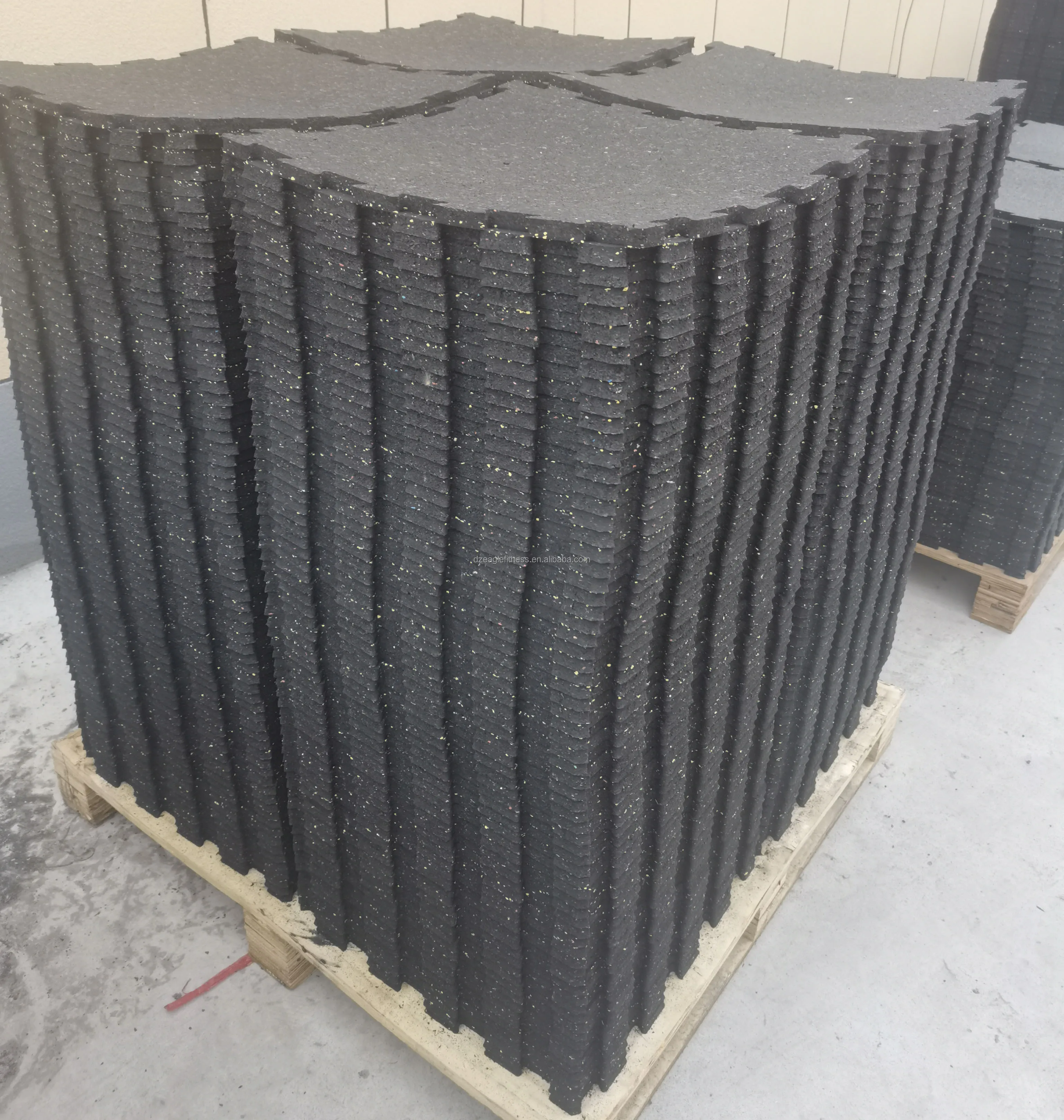 Sports Indoor Commercial Interlocking Rubber Mat Protective Gym Floor roll Rubber Flooring