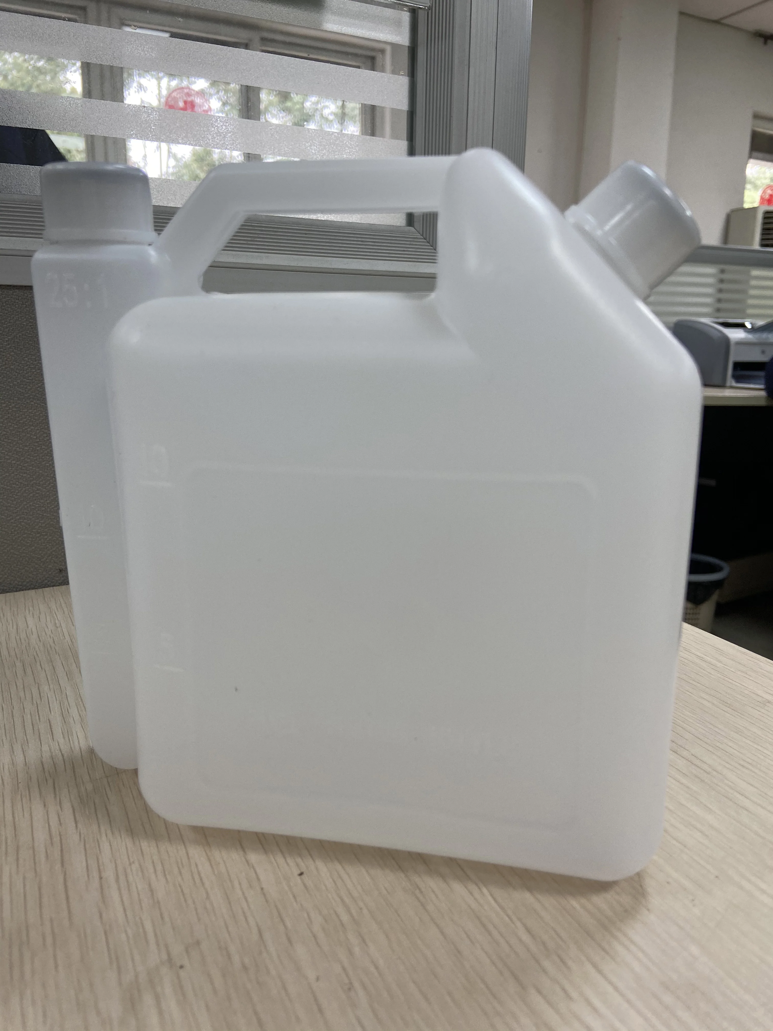 Fuel mixing bottle For Gasoline  Chain Saw and Gasoline Brush Cutter