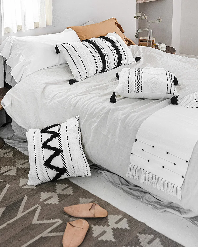 Nordic style Moroccan black and white fringed pillowcase rest assured 45*45CM pillow sofa backrest factory cheap custom pillow