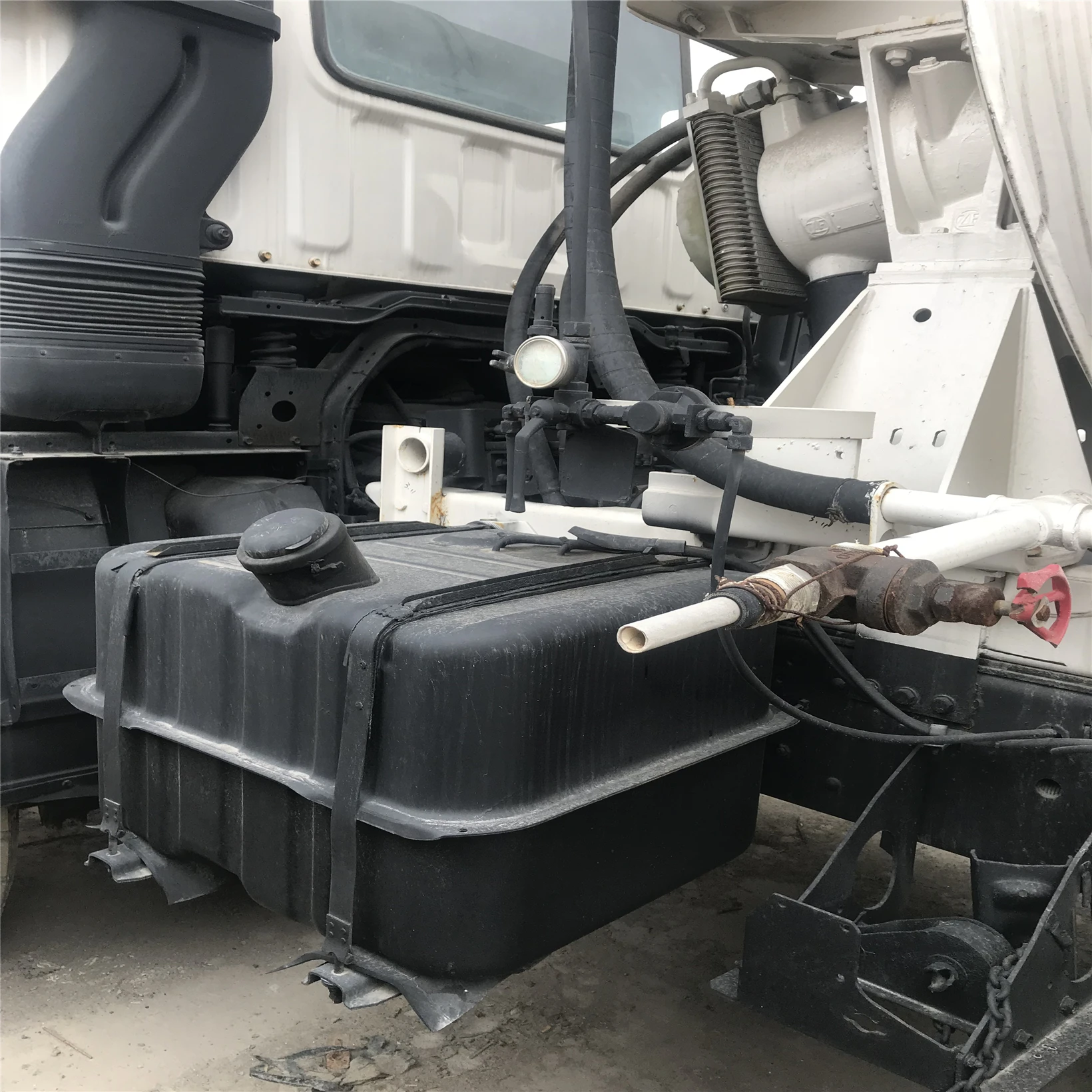 Kenya ISUZU 6x4 10 Cubic Meter 10 Wheel Concrete Mixer Plant Truck for Sale Used and New Diesel Engine