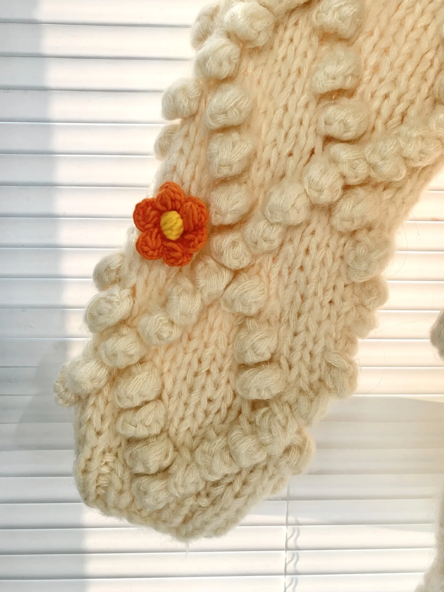 Custom Wholesale Knitwear Popular Fashion Hollow Out Knitted Men Knitted Flowers Vintage Sweaters Cardigans