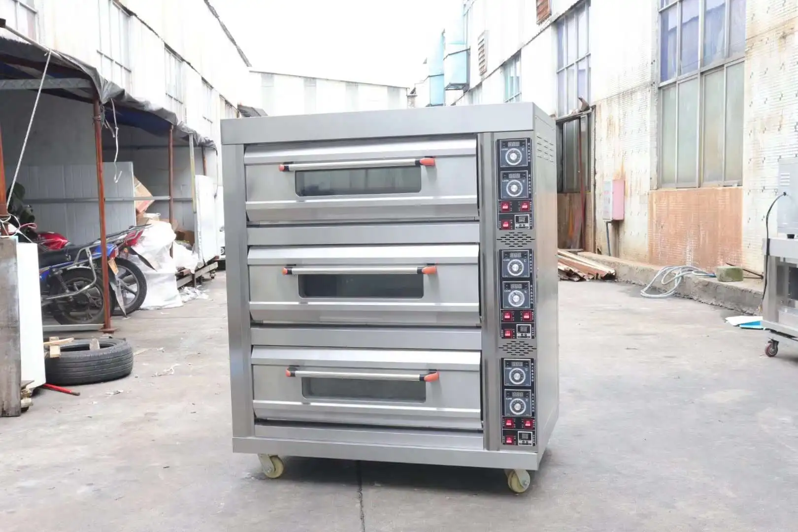 XZQ 36 Stainless Steel 3 Deck 6 Tray Commercial Gas Oven for Industrial Hotel Use Perfect for Bread Pastries and French Breads
