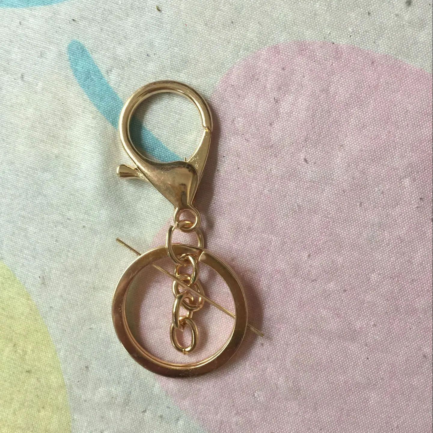 Selling Well Gold Keychains 100Pcs/Bag Hot Popular Key Rings for Car Hotel Home Key Collection