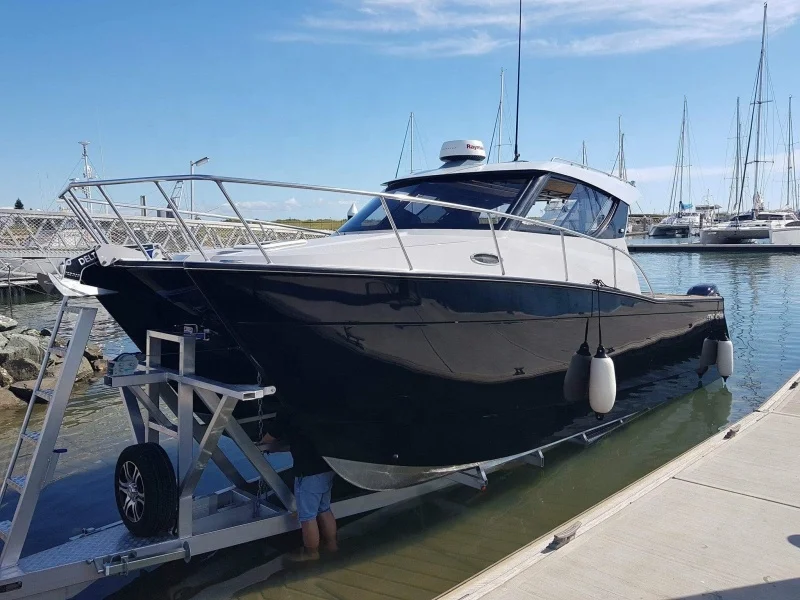 Алюминиевая лодка-катамаран с стабильной скоростью работы