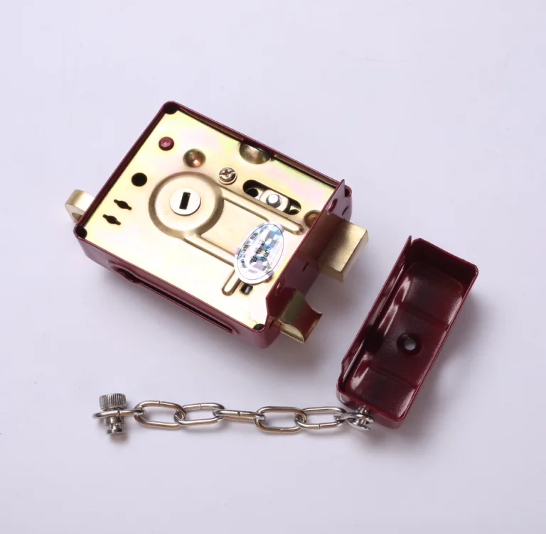 Hot sale outdoor lock south america latino americano cerradura de sobreponer brass chapa three latch outdoor llave OEM customize