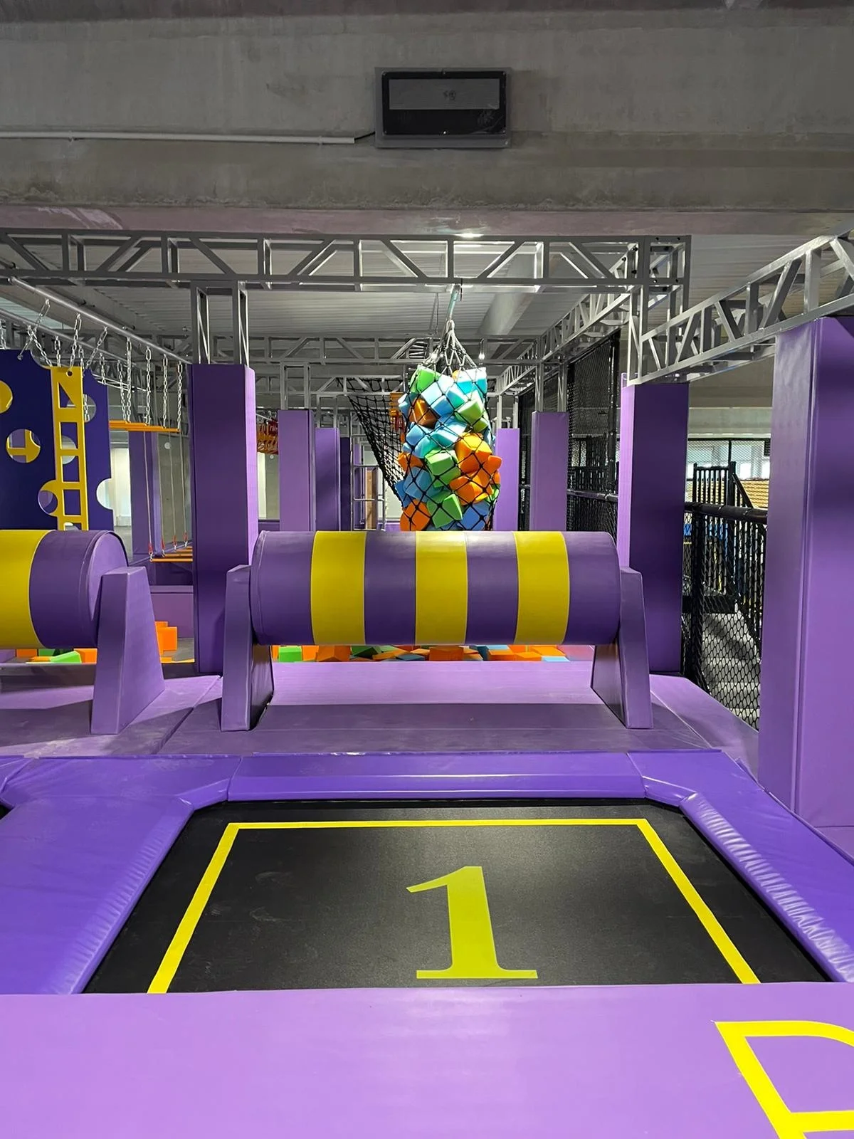 2024 Newest Customizable Large Trampoline Park