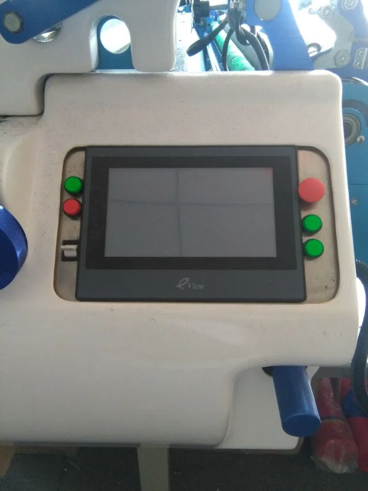 Movable cloth computerized automatic spreading machine used for medical gauze