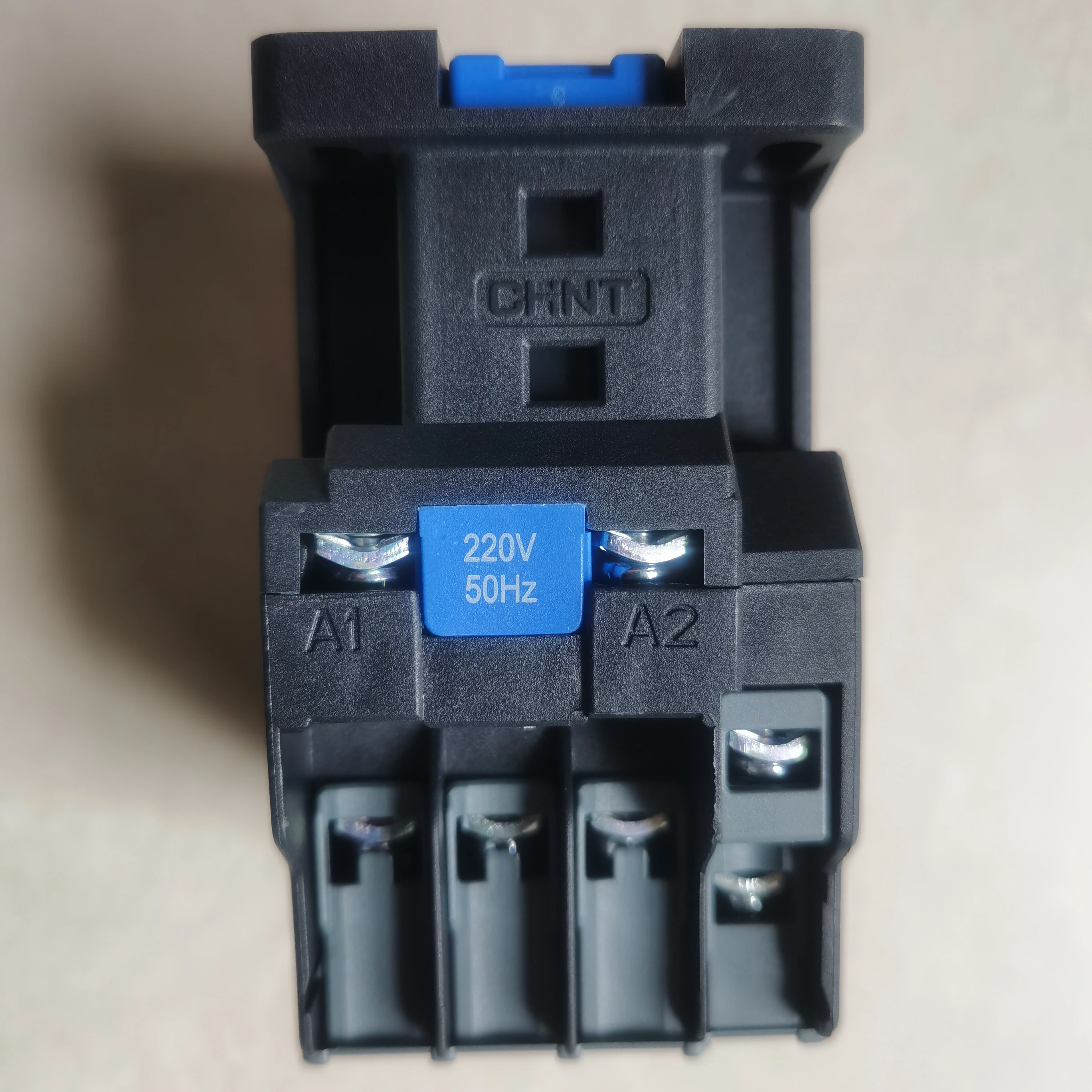 CHNTMolded case circuit breaker