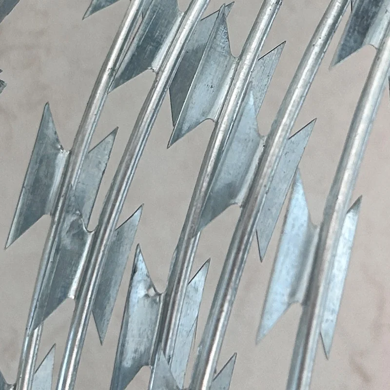 Однониточная двухниточная трехниточная колючая проволока, колючая проволока, забор из колючей проволоки, забор для крупного рогатого скота, сетка для забора