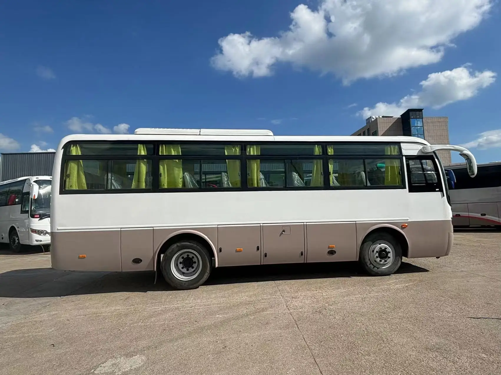 Автобус с длительным сроком службы автобус передним двигателем для Африки