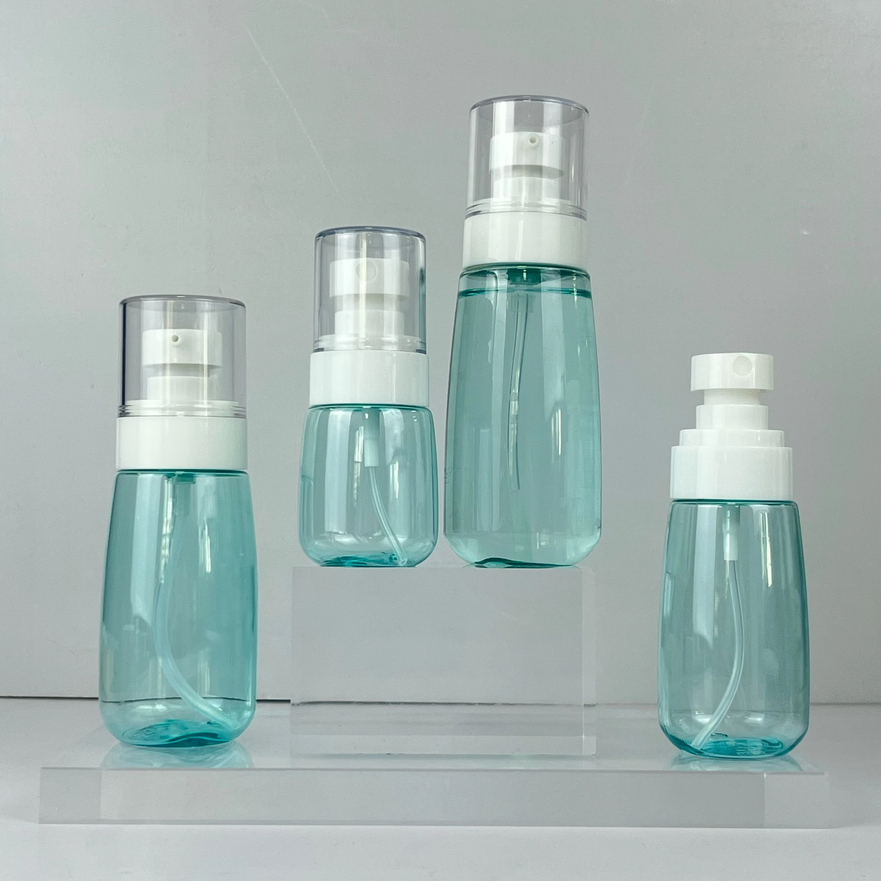 white blue PETG plastic cosmetic packaging spray bottle