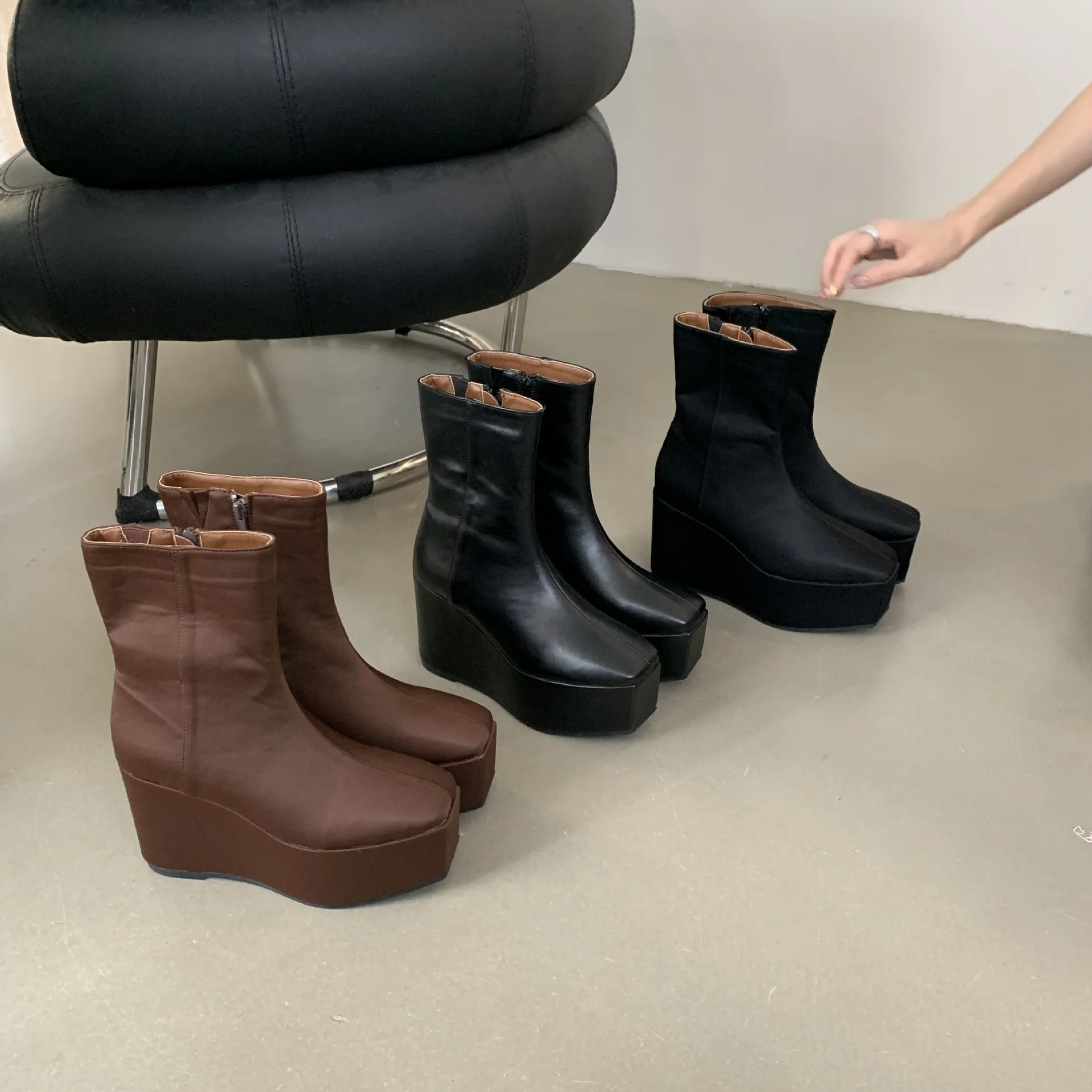 Dropshipping Custom Logo Wedges Heels Chunky Platform Ankle Boots Women Comfortable Fall New Short Chelsea Boots