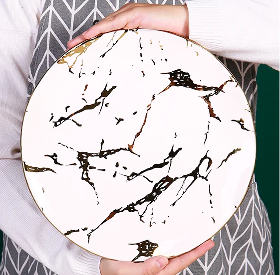 Роскошная круглая большая обеденная тарелка с позолотой в скандинавском стиле