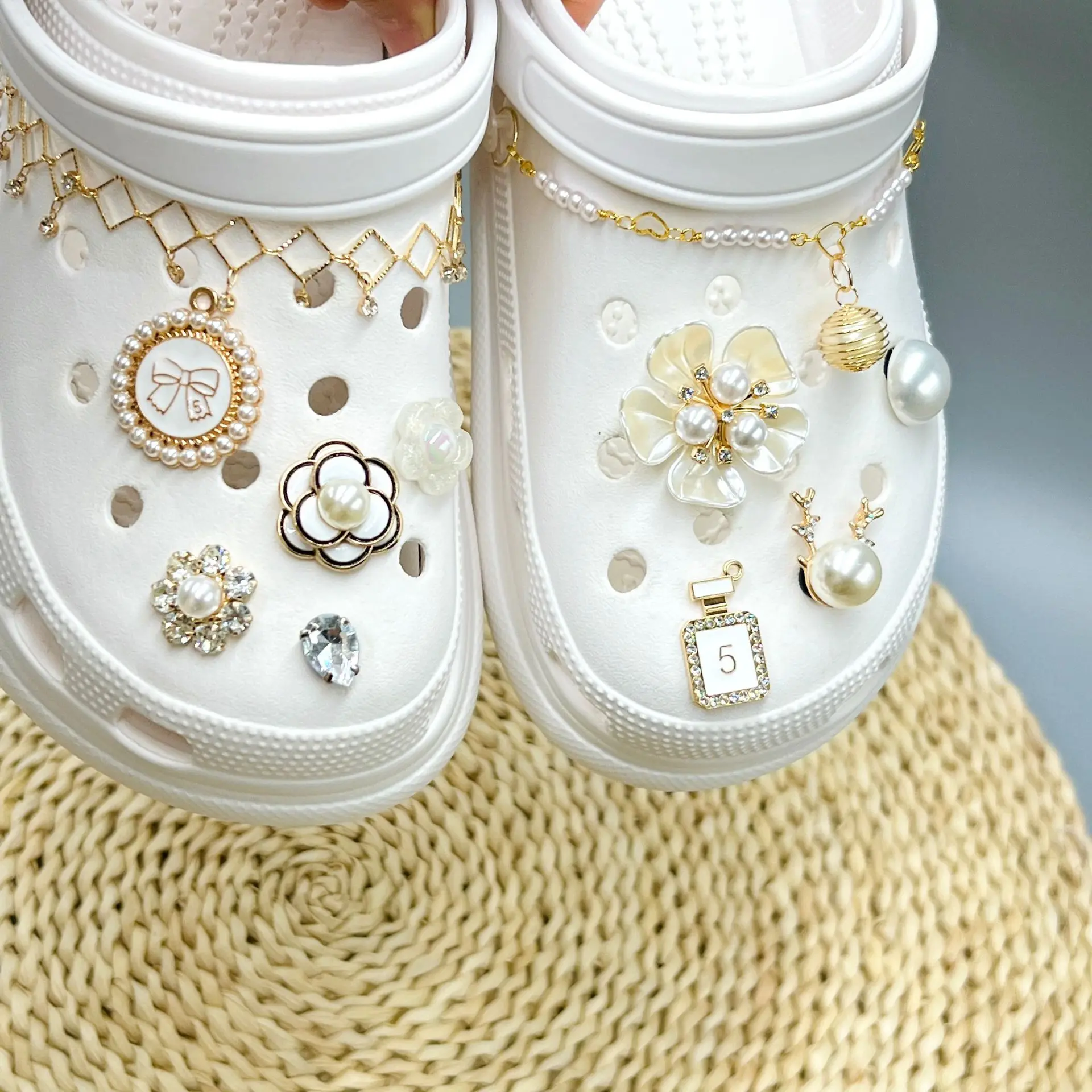 Fit Cross Cave Shoes Pearl Chain Decorative Princess Elegant Fragrant Shoe Buckle Set Accessories Little Red Book INS_11