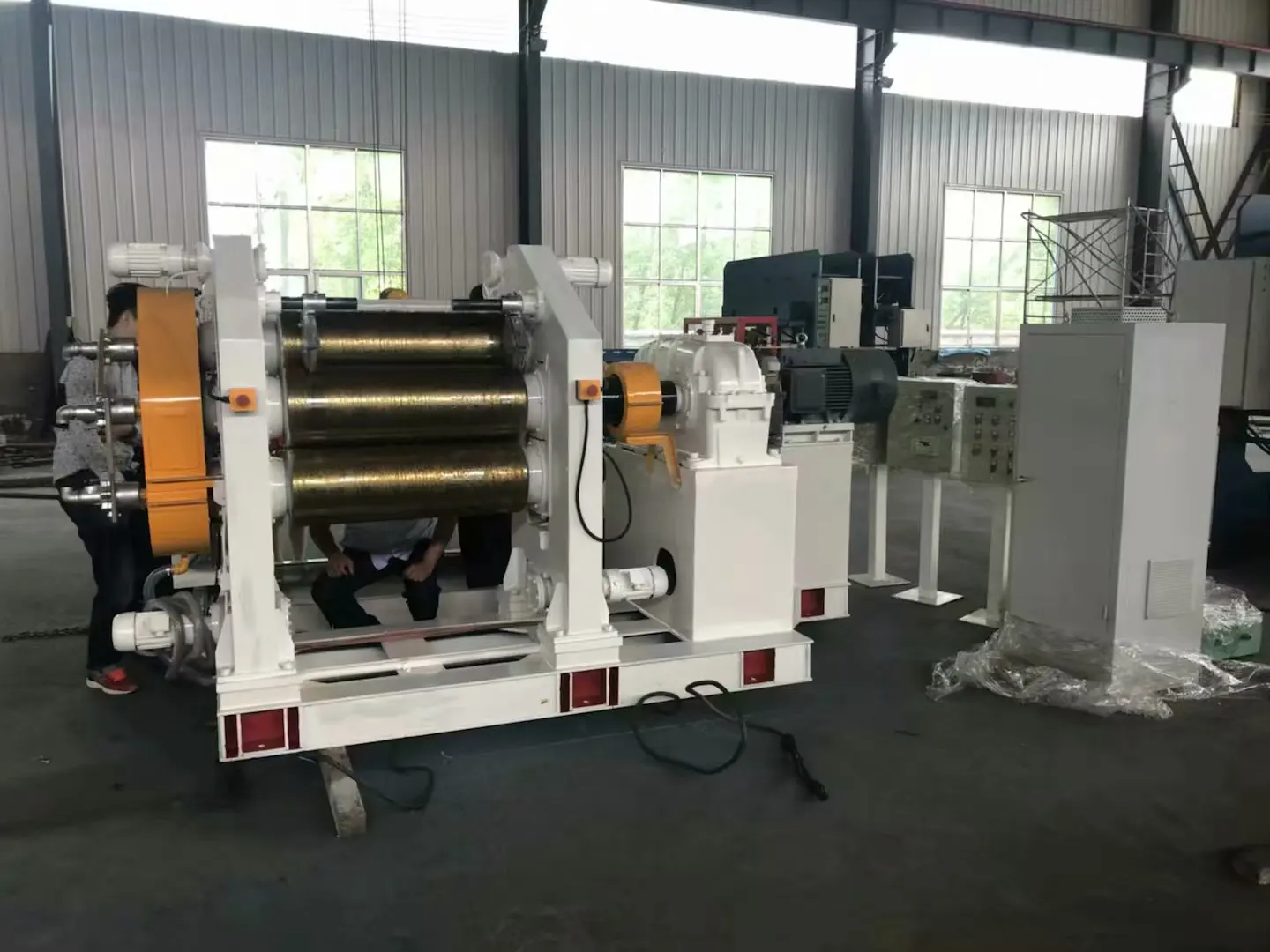 XY 360*1120 three roll rubber sheet calender machine mills price