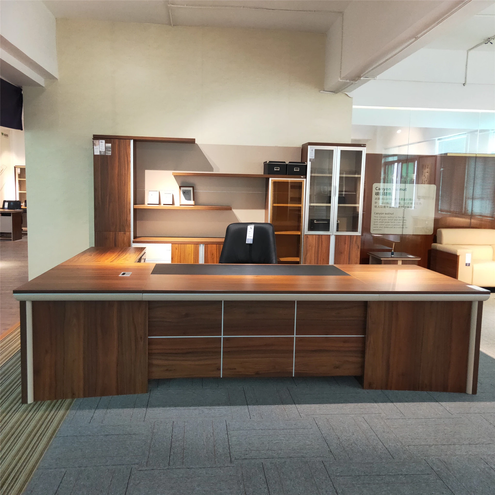 Foshan L-shape Classic Style MFC Big Office Furniture Set Modern Manager Desk Executive Computer Desk
