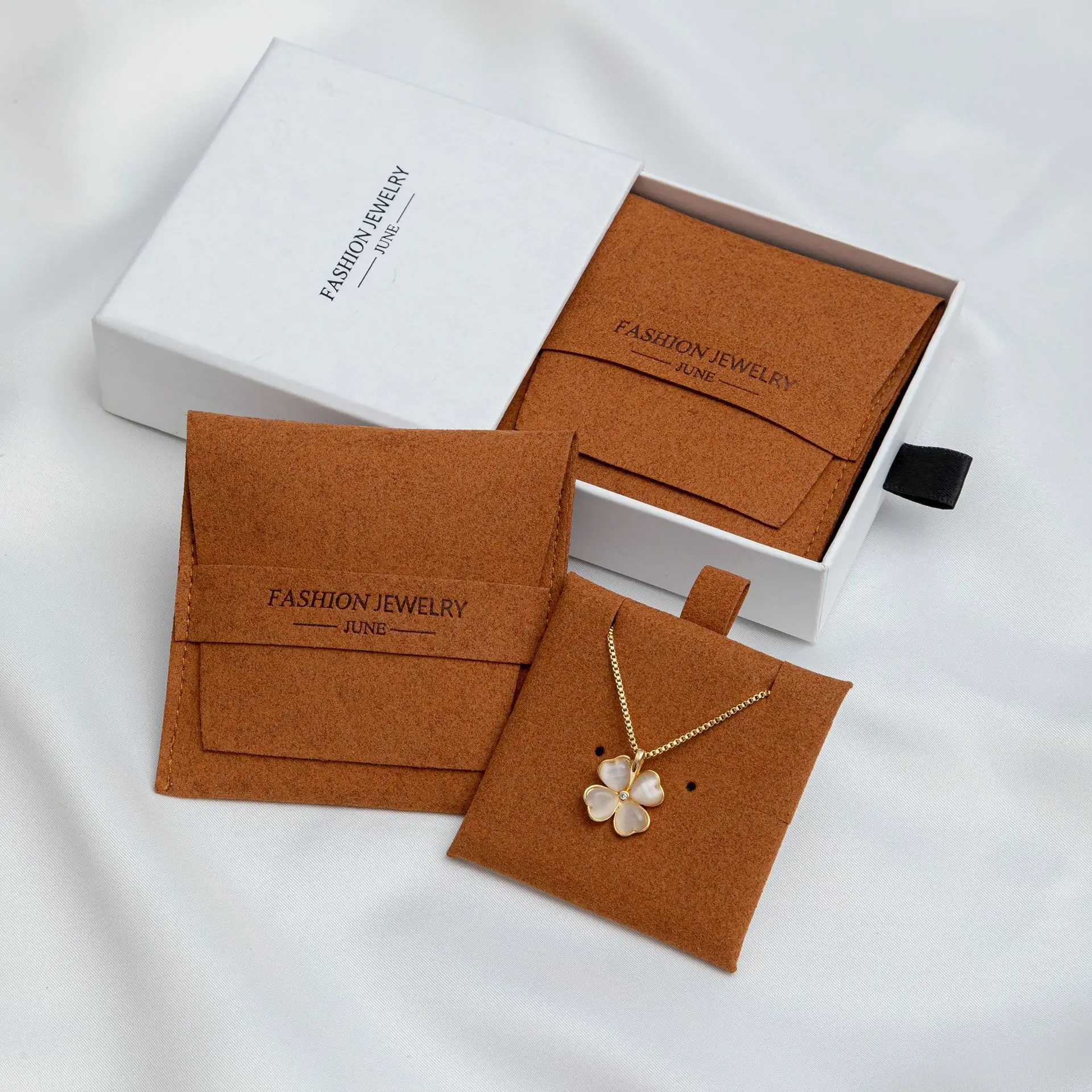 Microfiber Necklace Bracelet Jewelry Pouch Small Emboss Gift Envelope Jewelry Bags Envelope Necklace Pad Luxury Suede grey Pouch