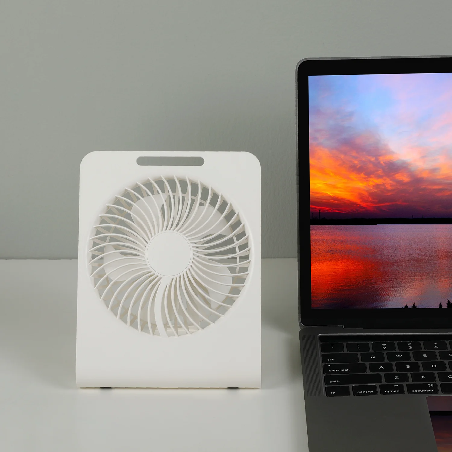 creative gift customized 2024 hot sale good quality ultra-thin table fan silent wind battery power desktop rechargeable mini fan