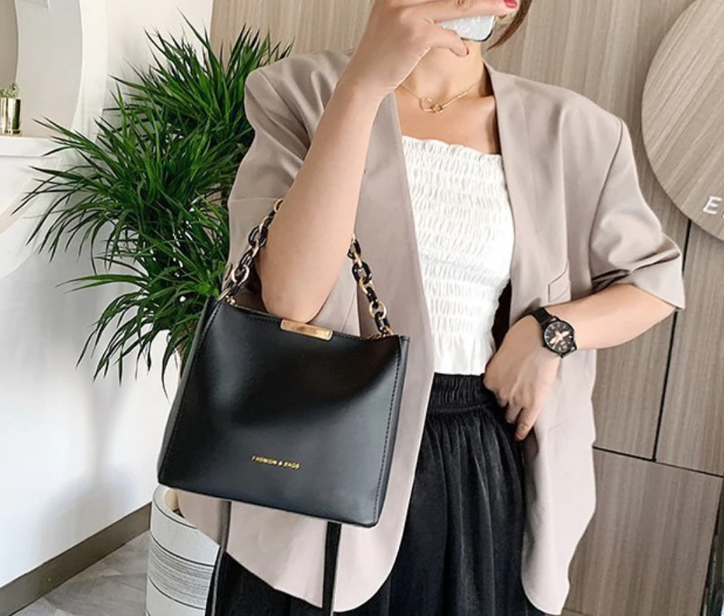 Free Samples Women Tote Chain Crossbody Bag Women PU Leather Bucket Bag Purses Women Bags Luxury Geometric Handbags