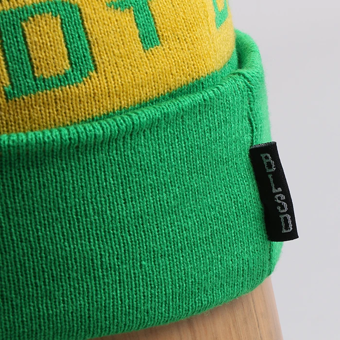 
high quality wholesale custom knitted cuffed pom beanie 