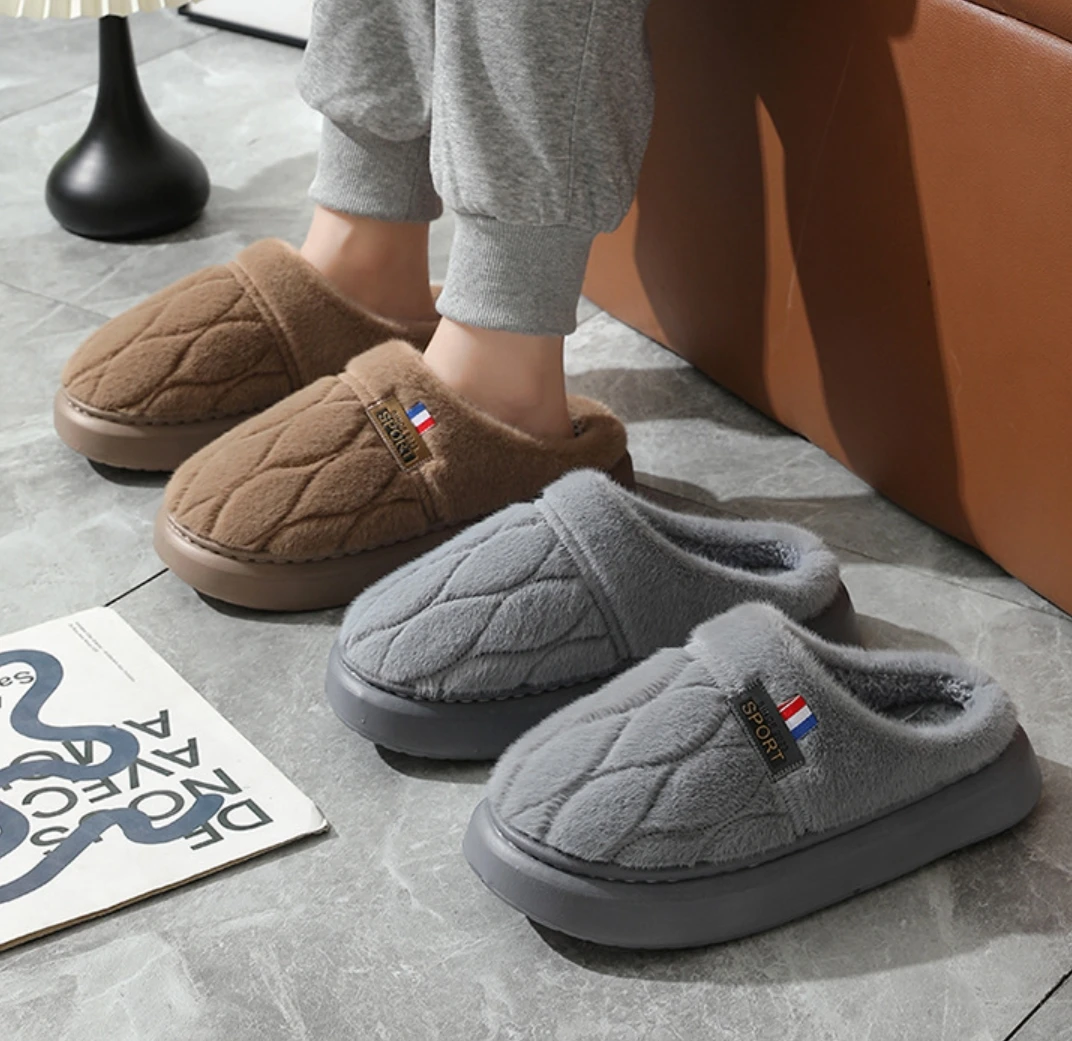 Cotton slippers for Men 2024 New Winter Indoor Plus Velvet Comfortable Warm Wool slippers Winter Plus Velvet Cotton slippers