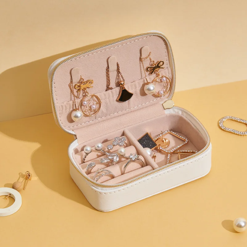 Custom Logo Bride Bridesmaid Gifts Portable Jewelry Storage box Pu Leather Small Travel Jewellery Boxes
