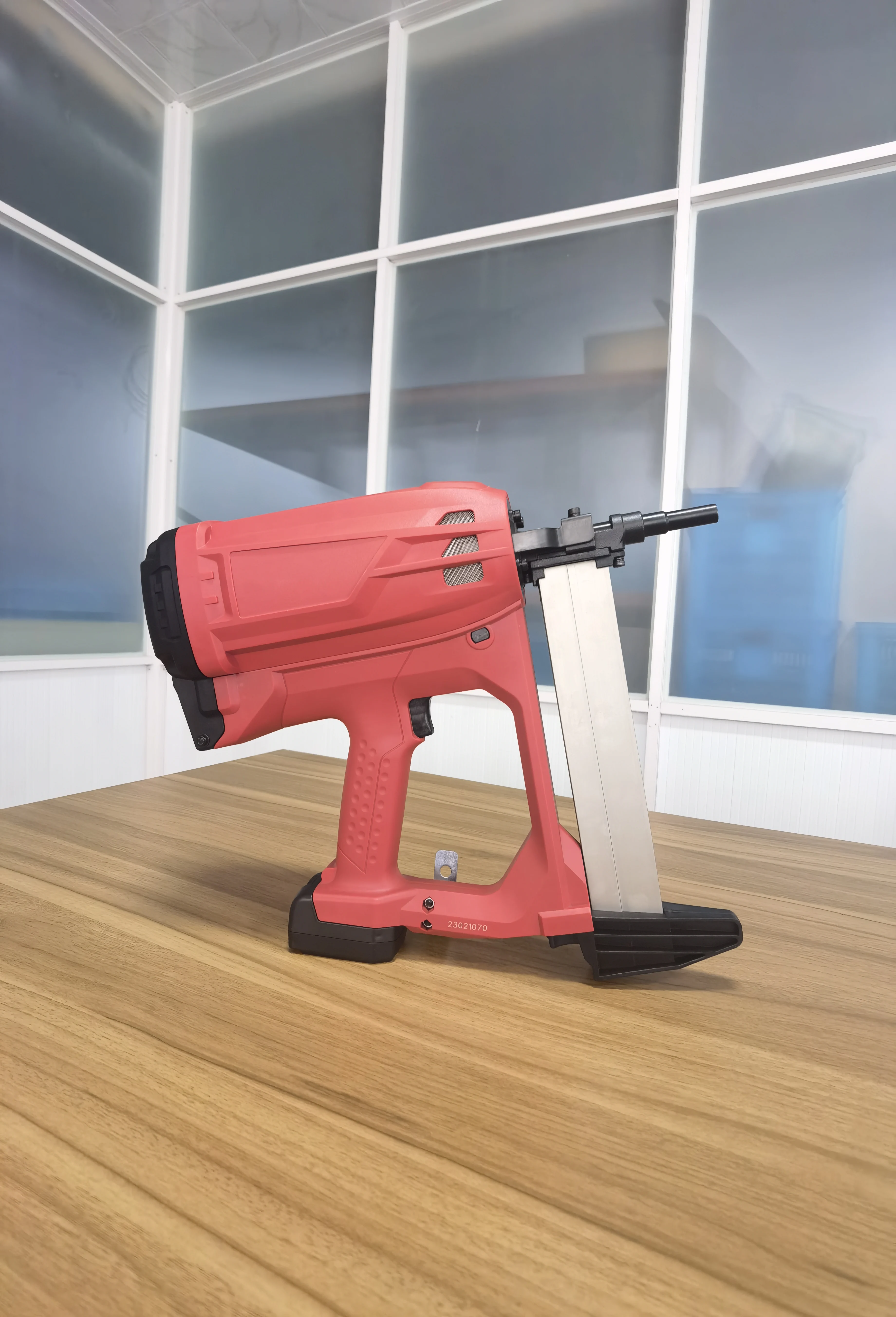 TOUA nailer for concrete nails 16-38mm with gas fuel cell customized cordless nailer gcn40sp