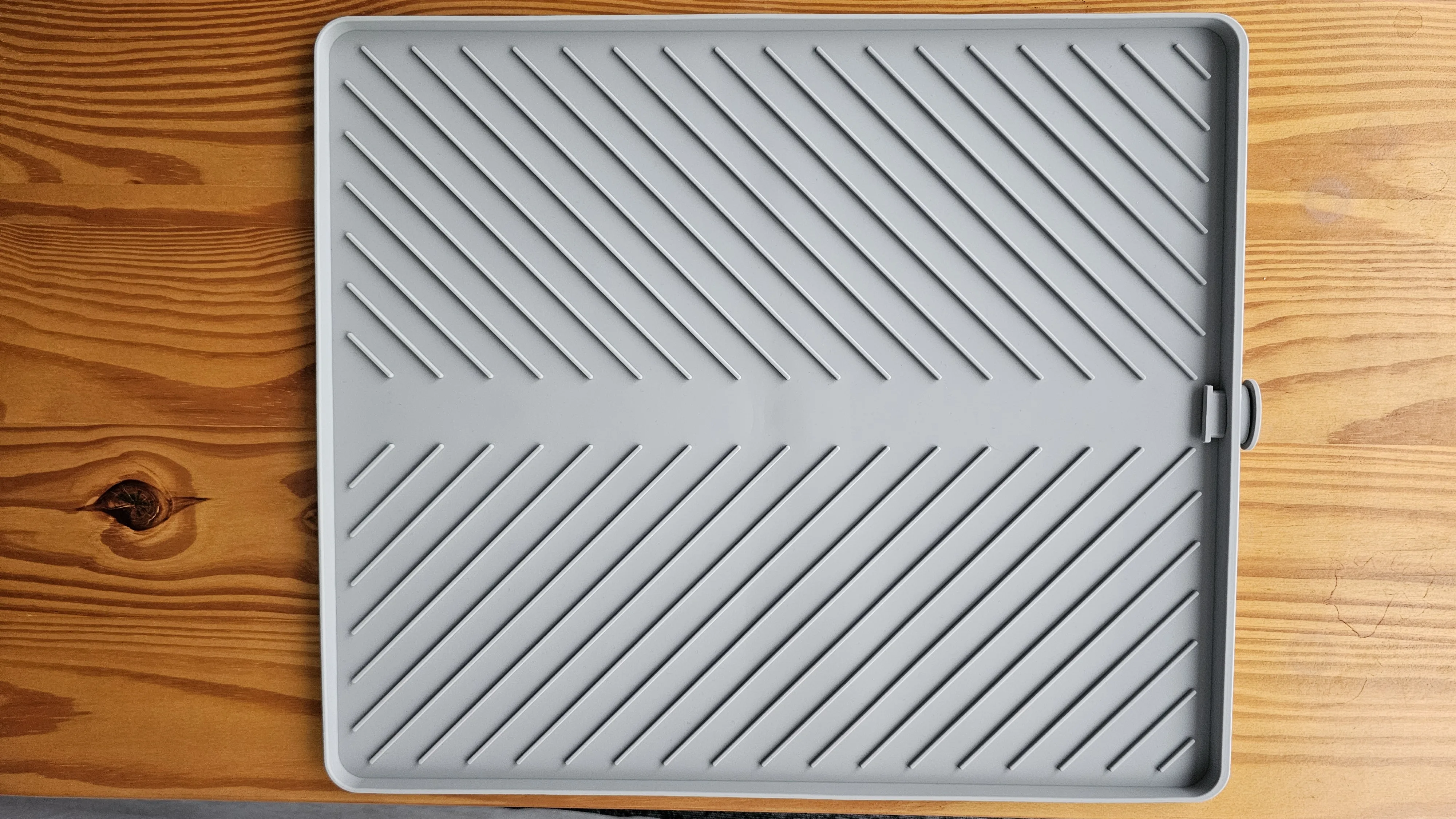 Waterproof Kitchen Foldable Drying Dishes Dryer Mats Silicone Dish Plate Mat with Built-in Drain Lip