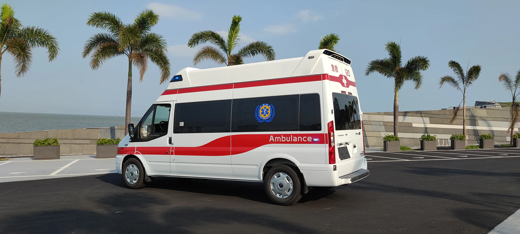 Ambulance Vehicle Transit V348 PRO Euro 6 Diesel Monitoring Negative Pressure Ambulance Car ABS Interior professional Ambulance