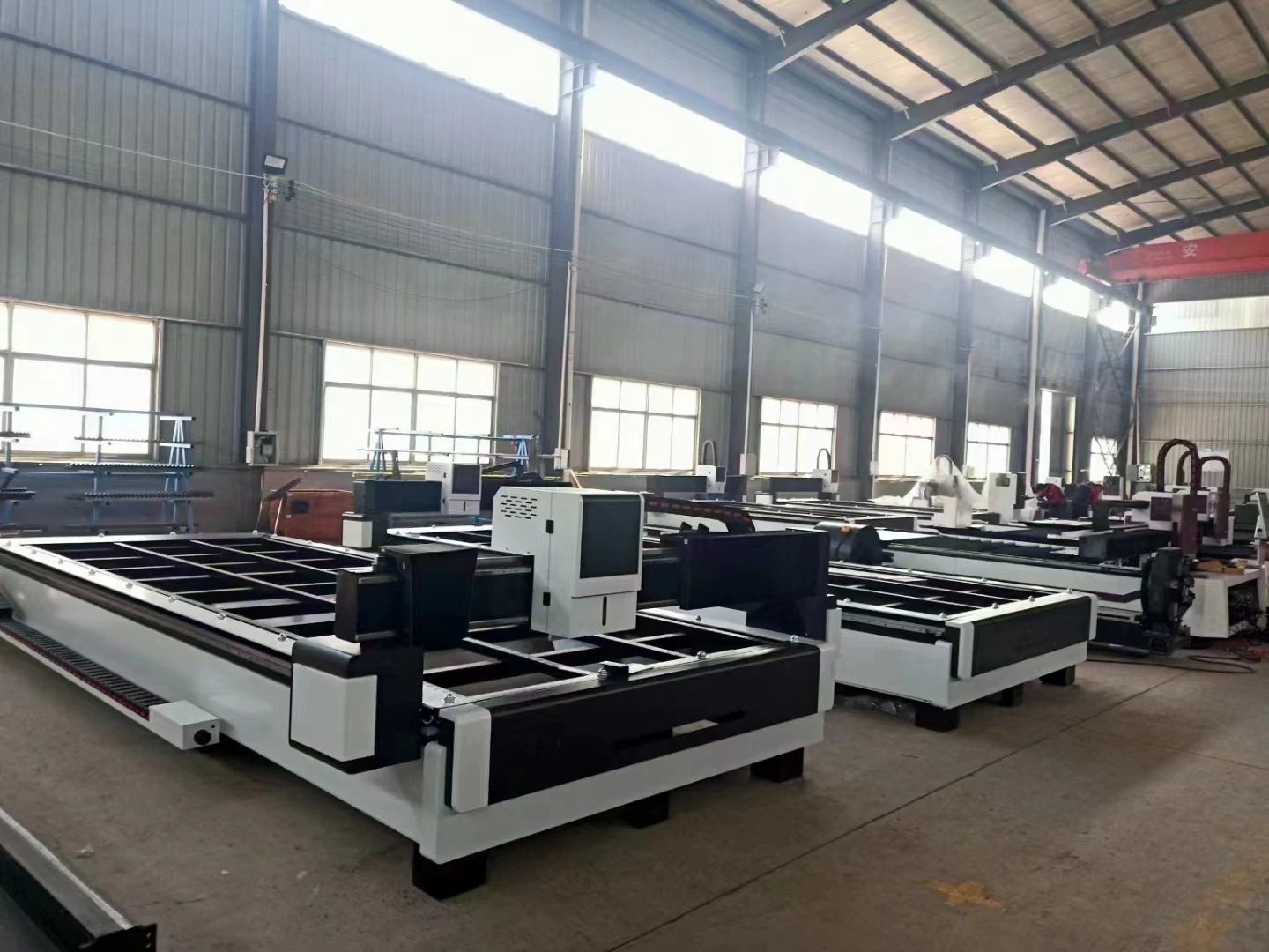 0.2~6mm Aluminum Iron Sheet 500w CNC Fiber Laser Cutting Machine for Steel Metal