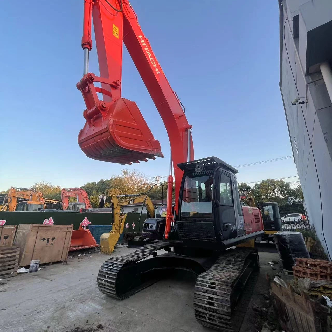 Used big crawler excavator Hitachi 240 digger with excellent performance  heavy machine large excavator for sale welcome to ask