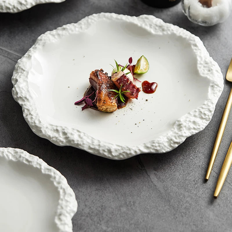 Coral Shaped Plate White Ceramic Japanese Dinner Plate Household Restaurant Fruit Salad Salver Food Container 7.8 Inch Bowl