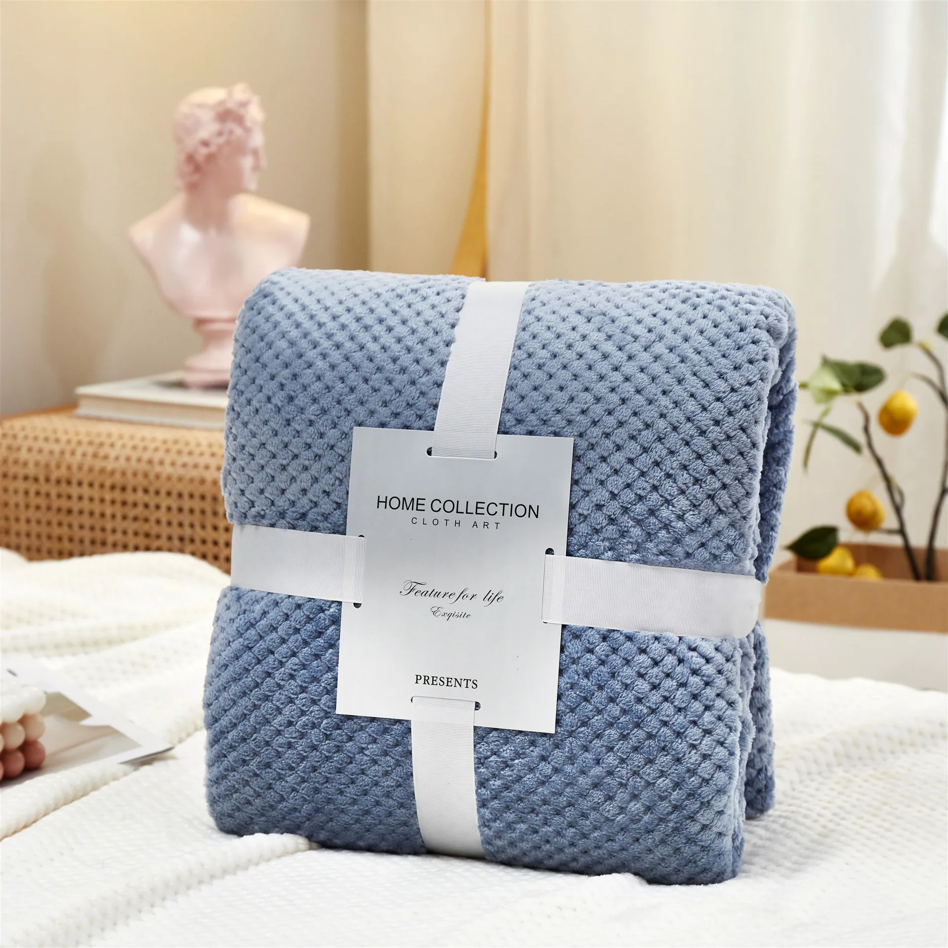 Manufacturers Wholesale Custom 100% Polyester Flannel Blankets China Home Tetile Super Soft Waffle throw Solid Blanket