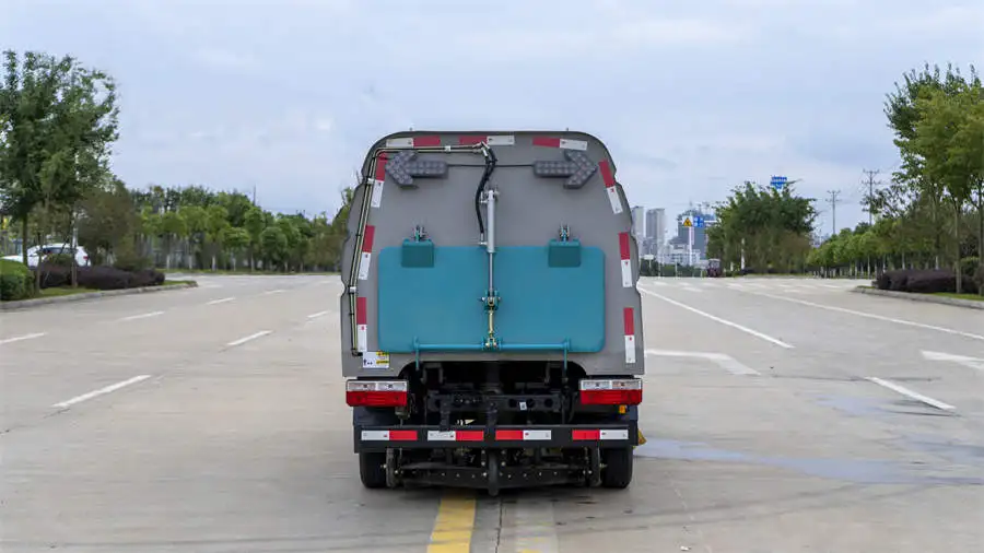 China can be customized 4*2 dongfeng 5 cubic small road sweeper road vacuum truck city sanitation vehicle