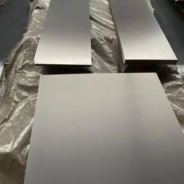 Различные спецификации титановой пластины и композитной пластины из титанового сплава GR5 F136 на фабрике Baoji