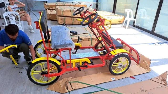 2023 New style leisure four people bicycle tandem bike 26 inch tandem bike side by side tandem bike for sale