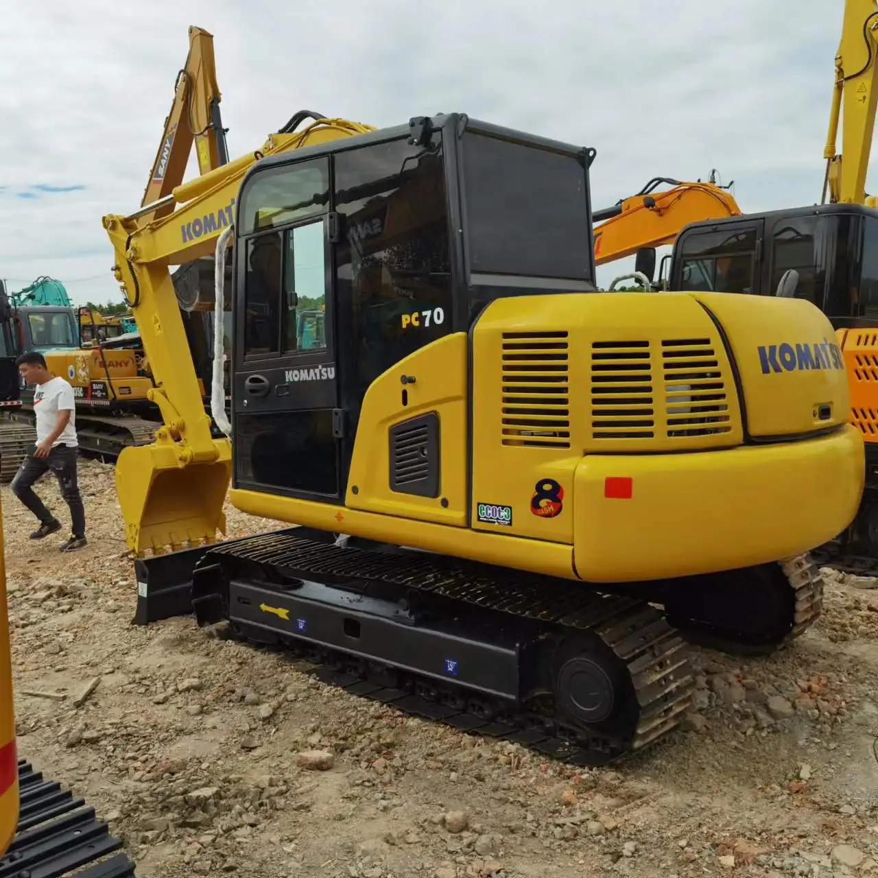 7Tone used Komatsu excavator PC70-8 pc210-7,PC200  komatsu backhoe pc70