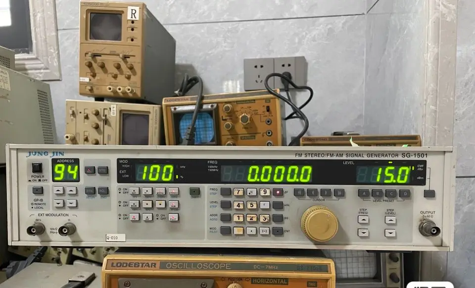 1pc CREDX/ JUNG JIN SG-1501 FM STEREO/FM-AM Signal Generator USED