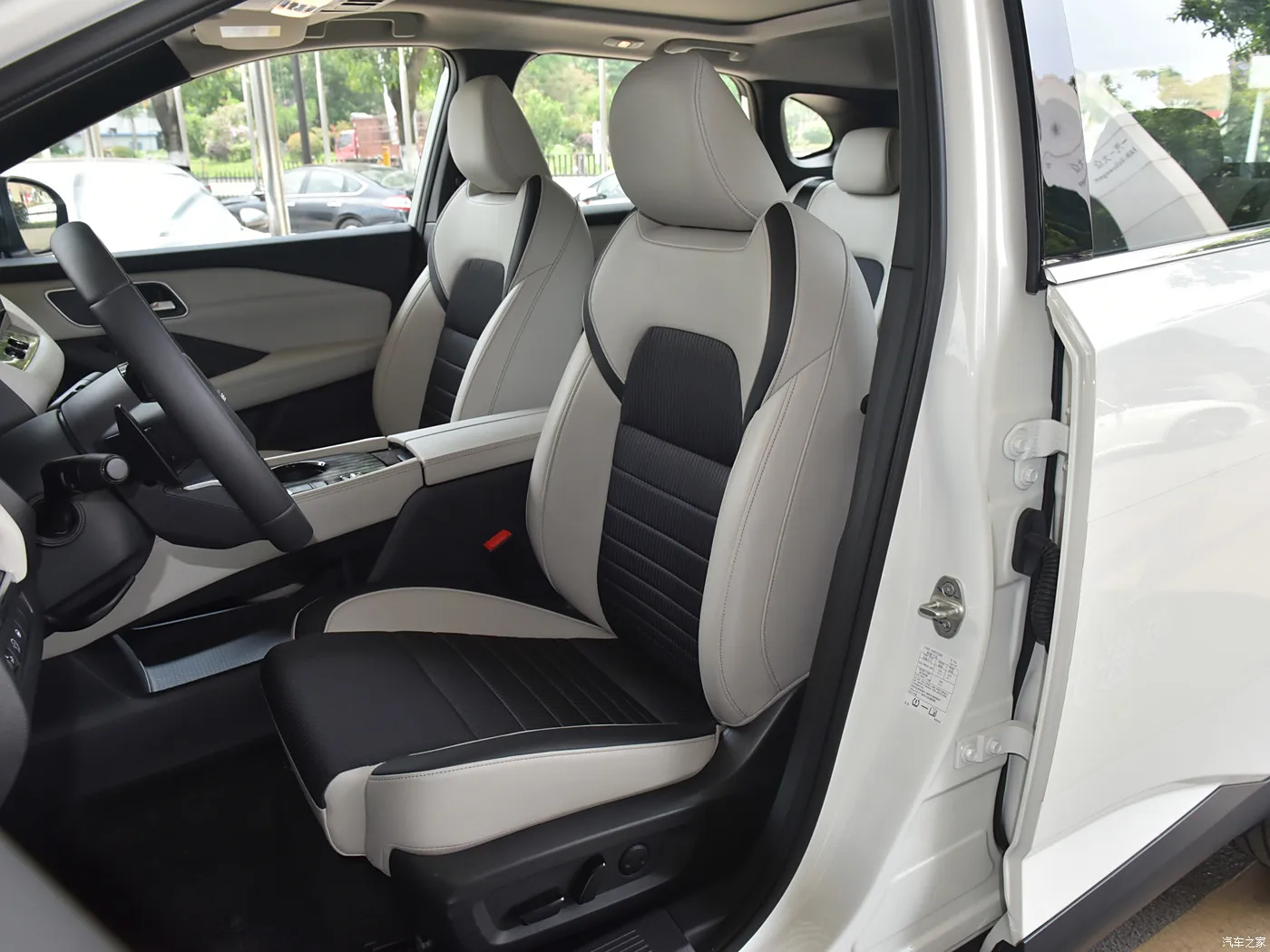 2024 Nissan Qashqai Auto Gasoline Suv Luxury Car 2.0L CVT Eaition Fuel Vehicles Small SUV 5 Door 5 Seater Adult Sedan