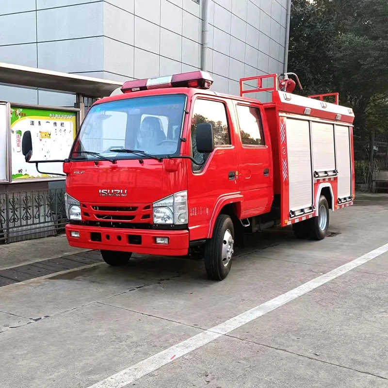 1SUZU ELF Small Fire Truck  3000L Water Tank Fire Fighting  Rescue Truck