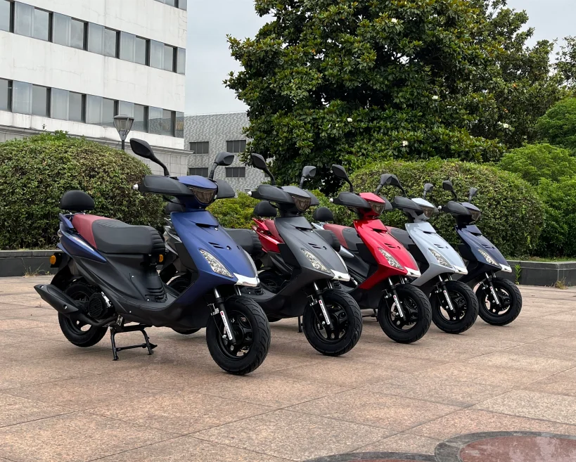 Classic Hot Selling 150 CC Scooter V150 SS Air Cooled Racing Motorcycle Disc Drum Brake Gasoline Moped